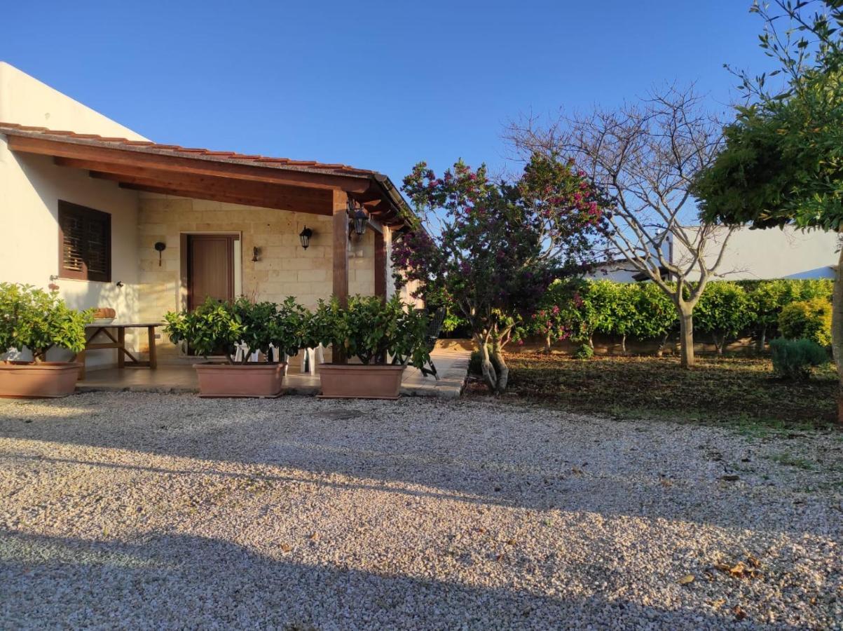 Casetta Albizia San Vito dei Normanni Exterior photo