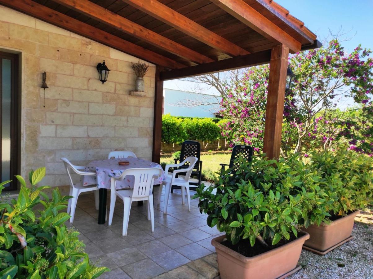 Casetta Albizia San Vito dei Normanni Exterior photo